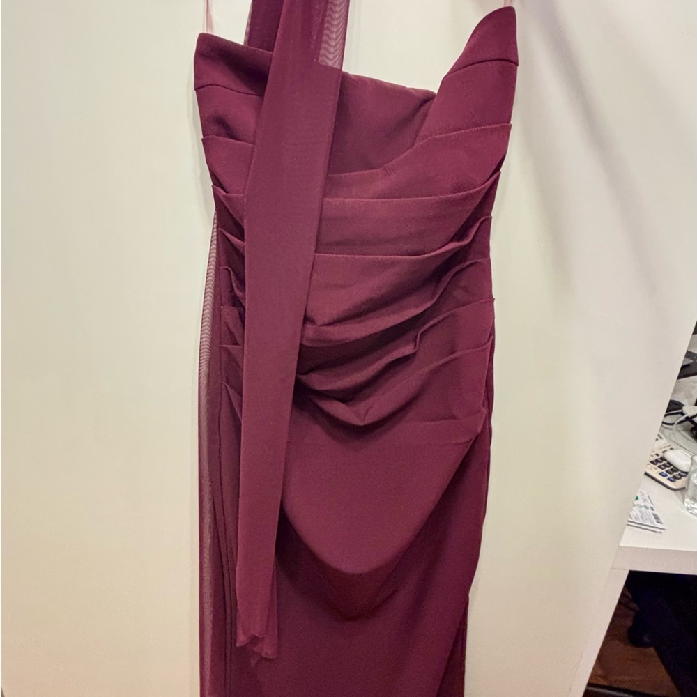 Elegant Burgundy Maxi Dress